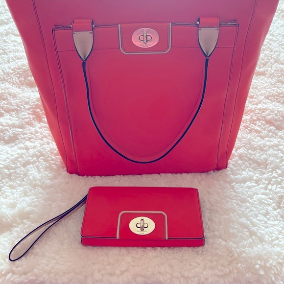 Kate Spade orange handbag and wristlet set - Picture 1 of 16